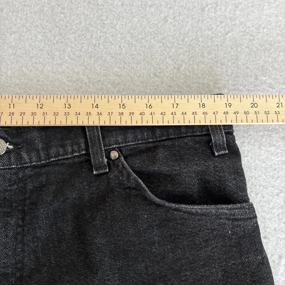 Levis features style